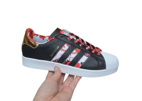 ⁦נעלי אדידס-ADIDAS Stan Smith - Black / Red / White⁩ – תמונה ⁦5⁩
