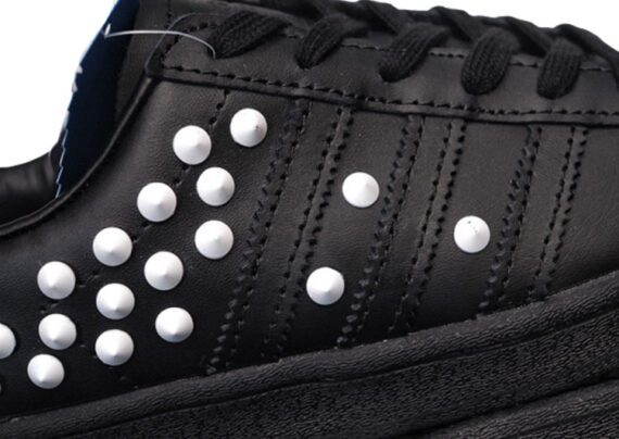 ⁦נעלי אדידס-ADIDAS Stan Smith - Black & White Dot⁩ – תמונה ⁦9⁩