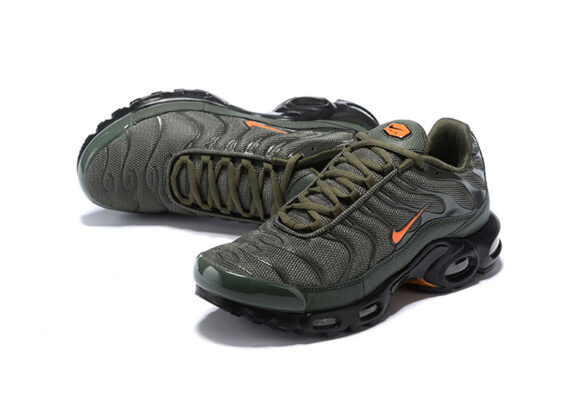 ⁦נעלי נייק-NIKE AIR MAX PLUS TN-ARMY GREEN-ORANGE LOGO⁩ – תמונה ⁦5⁩