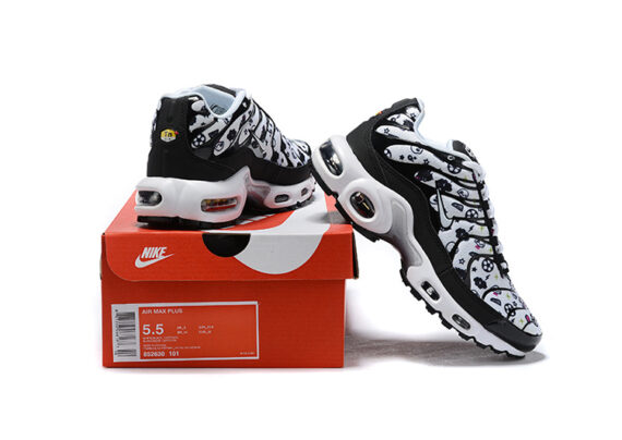 ⁦נעלי נייק-NIKE AIR MAX PLUS TN-WHITE-BLACK⁩ – תמונה ⁦4⁩