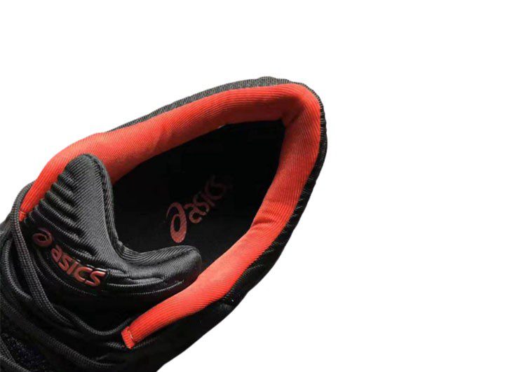 נעלי אסיקס-ASICS - Black & Light Red – תמונה 8