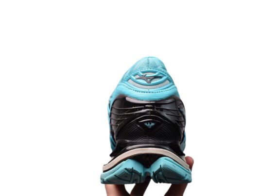 ⁦נעלי מיזונו-MIZUNO-Black & Columbia Blue⁩ – תמונה ⁦4⁩