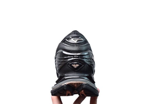 ⁦נעלי מיזונו-MIZUNO-Black & Shilo⁩ – תמונה ⁦4⁩