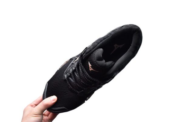 ⁦נעלי מיזונו-MIZUNO-Black & Shilo⁩ – תמונה ⁦5⁩