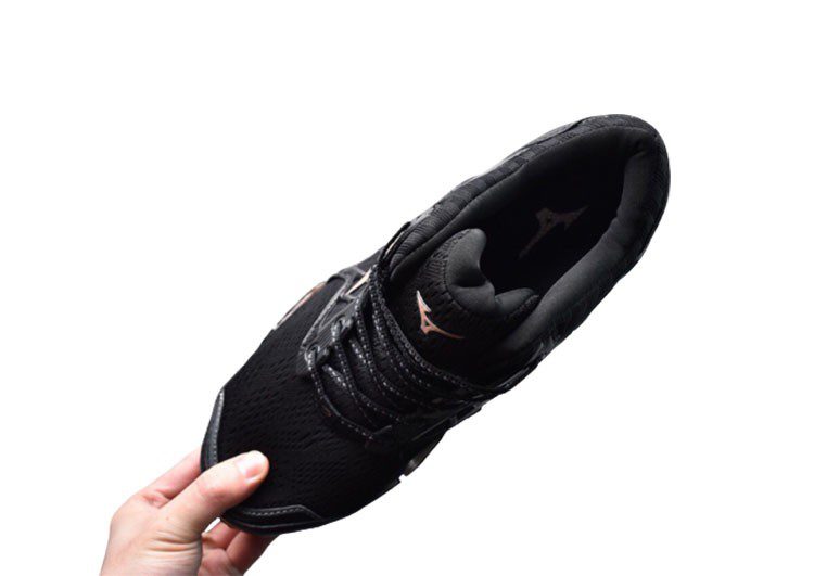 נעלי מיזונו-MIZUNO-Black & Shilo – תמונה 5
