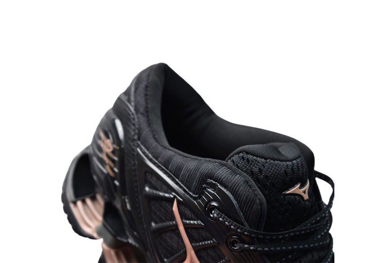 נעלי מיזונו-MIZUNO-Black & Shilo – תמונה 6