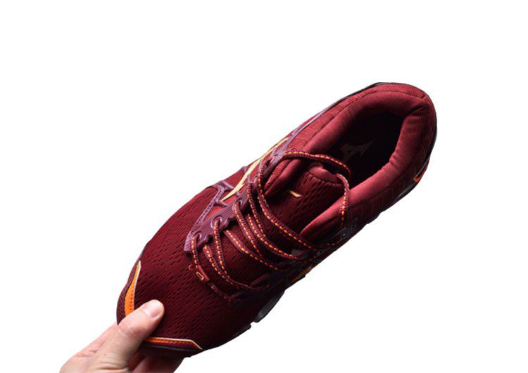 נעלי מיזונו-MIZUNO-Chestnut & Atomic Tangerine – תמונה 6