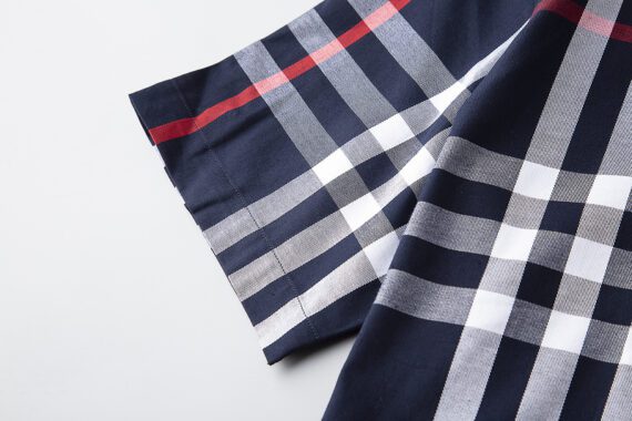 ⁦מעיל ברברי-BURBERRY BUTTON MEN - Black White & Red⁩ – תמונה ⁦8⁩