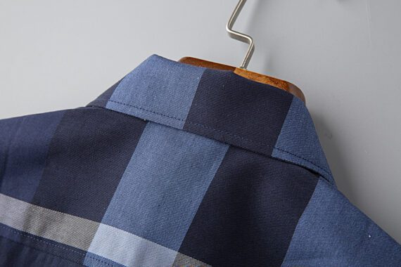 ⁦מעיל ברברי-BURBERRY BUTTON MEN - Navy Blue & Blue⁩ – תמונה ⁦11⁩
