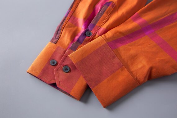 ⁦מעיל ברברי-BURBERRY BUTTON MEN - Pumpkin & Pompadour⁩ – תמונה ⁦13⁩