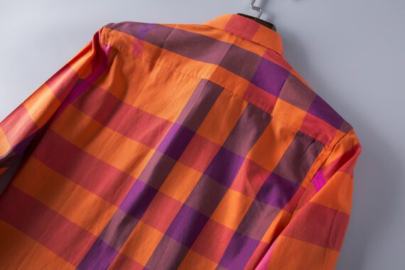 ⁦מעיל ברברי-BURBERRY BUTTON MEN - Pumpkin & Pompadour⁩ – תמונה ⁦4⁩