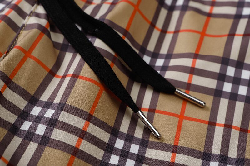 ברברי - BURBERRY SHORT PANT - Sandrift Black & Red – תמונה 6