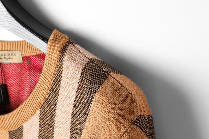 ברברי - BURBERRY SWETER - Porsche Black & Red – תמונה 9