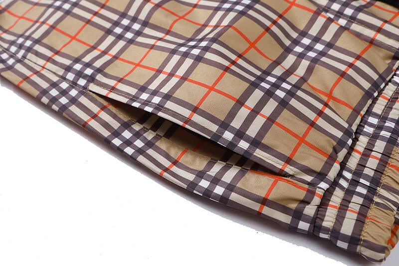 ברברי - BURBERRY SHORT PANT - Sandrift Black & Red – תמונה 8