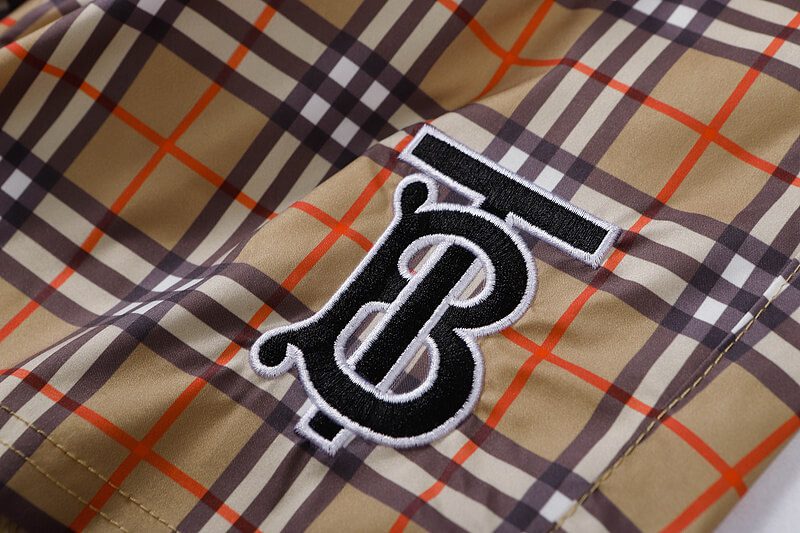 ברברי - BURBERRY SHORT PANT - Sandrift Black & Red – תמונה 9
